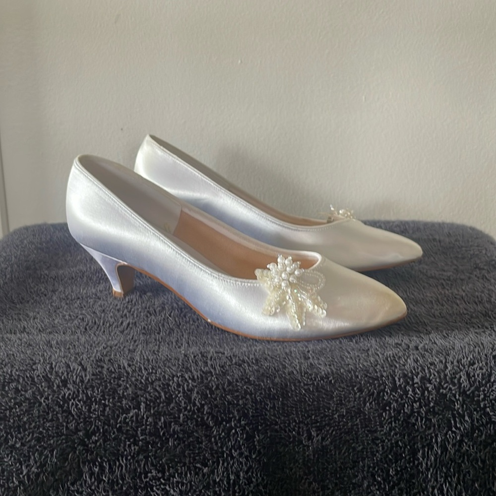 Sylvia Cristie White Kitten Heel